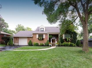256 Castle Dr, Dayton, OH 45429