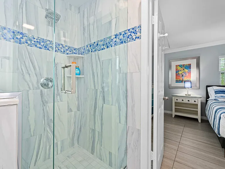 Bayview Dr — Photo 38