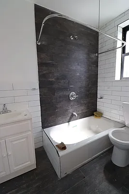 Rented by Bruma Realty LLC | media 8