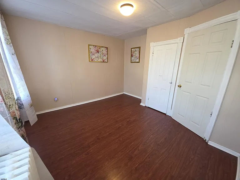 604 N Indiana Ave — Photo 22
