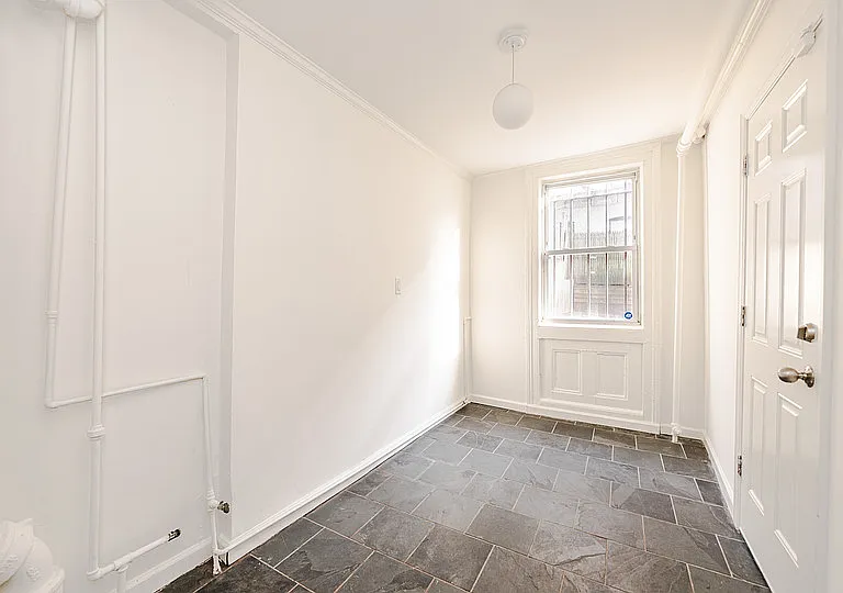 254 Vernon Ave #2 — Photo 11