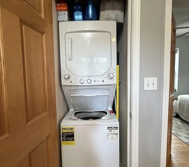 2239 W Cornelia Ave #2 — Photo 8