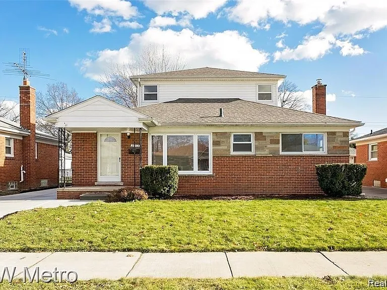 27112 Ursuline St — Photo 1
