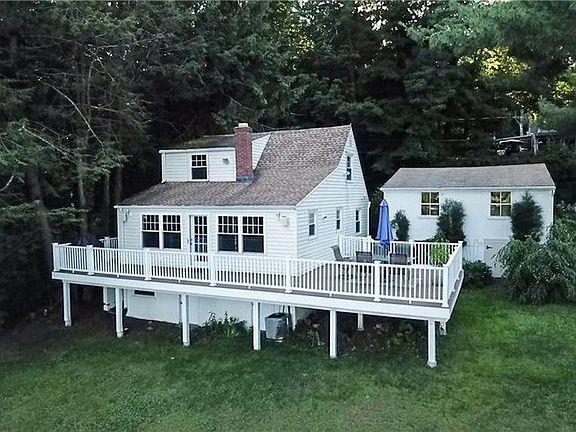 3rd image of 99 Beach Dr