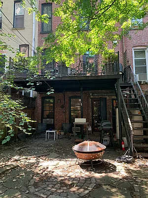 Rented by Compass | media 10