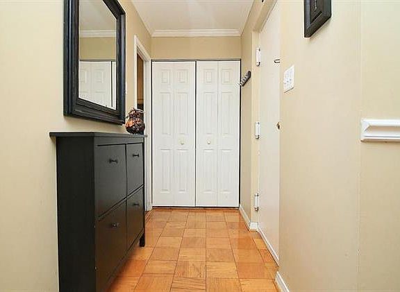 2nd image of 6001 Arlington Blvd APT 724
