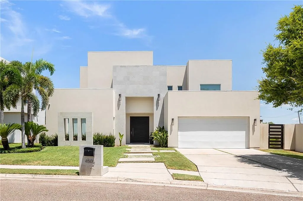 4 bed, 5.5 bath, 3961 sqft, $5,500 — Photo 1