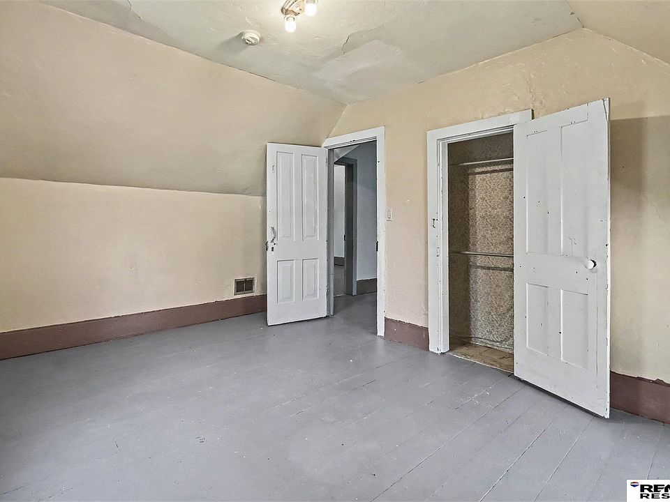 25th image of 825 N Walnut St