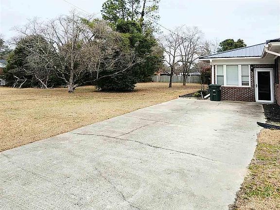 5th image of 1321 E Washington St