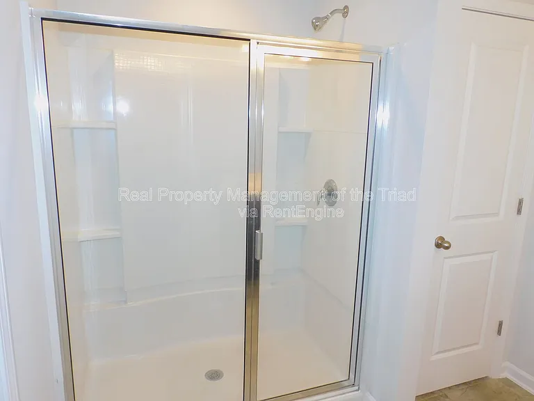 390 Spaulding St — Photo 17