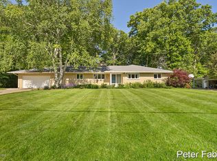 386 Pebble Beach Dr SE, Grand Rapids, MI 49546