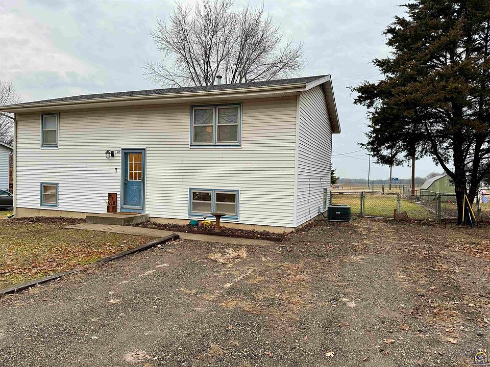 618 Lawrence St, Carbondale, KS 66414 Zillow