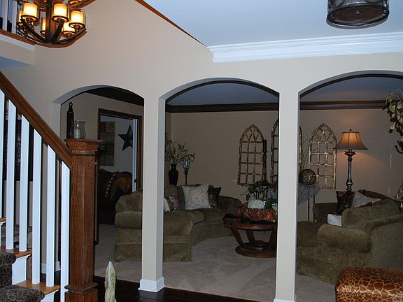 3rd image of 649 W Revere Ln
