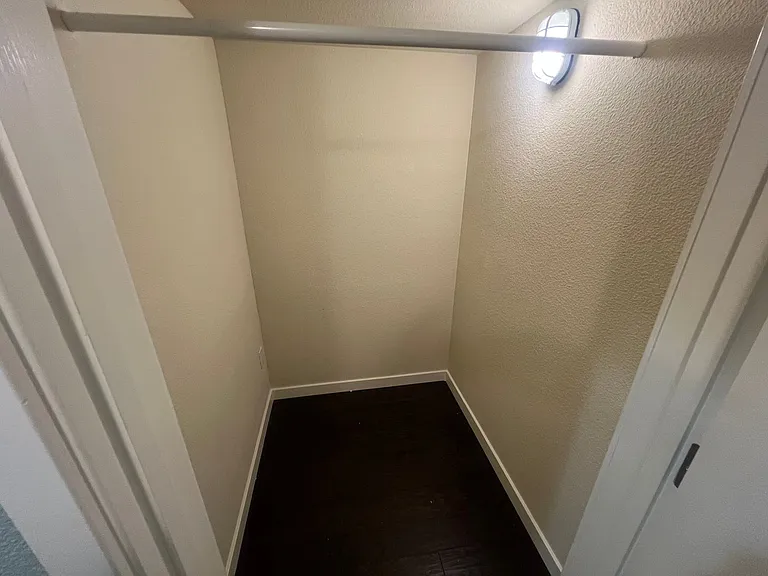 221 Geary Way — Photo 5