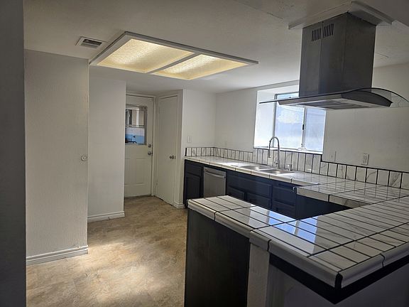 3rd image of 1300 Canyon Ct