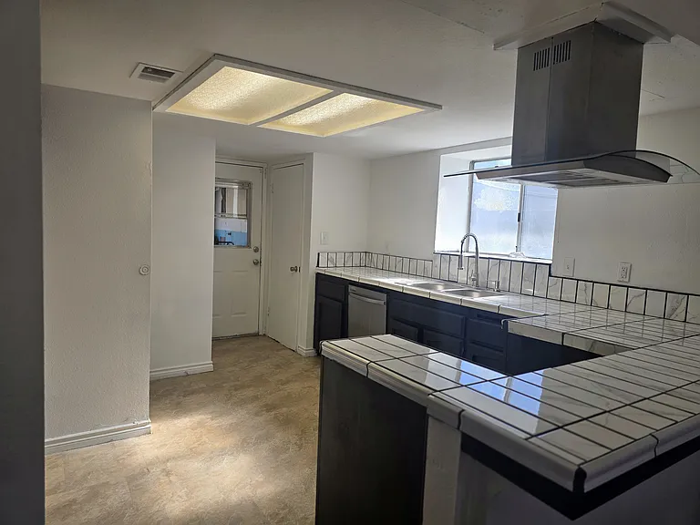 1300 Canyon Ct — Photo 3