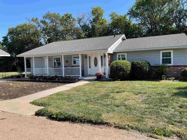 2610 NW 12th St, Newton, KS 67114