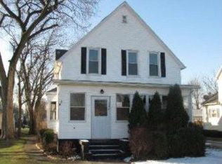 318 W Division St, Manteno, IL 60950