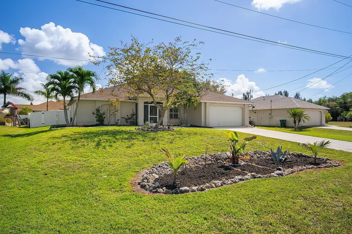 Building Photo - 3127 SW 19th Ave