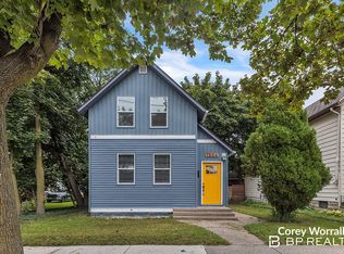 1004 Garfield Ave NW, Grand Rapids, MI 49504