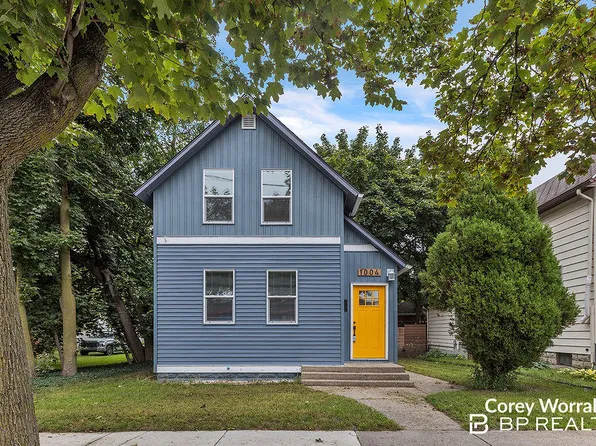 1004 Garfield Ave NW, Grand Rapids, MI 49504