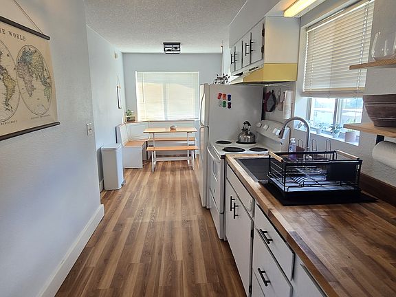 5th image of 3224 S Clark St