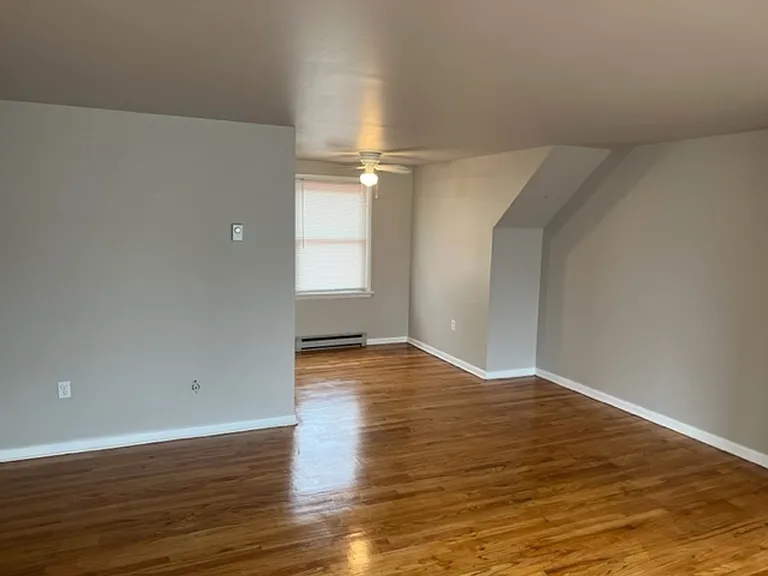 4216 Jonestown Rd — Photo 3