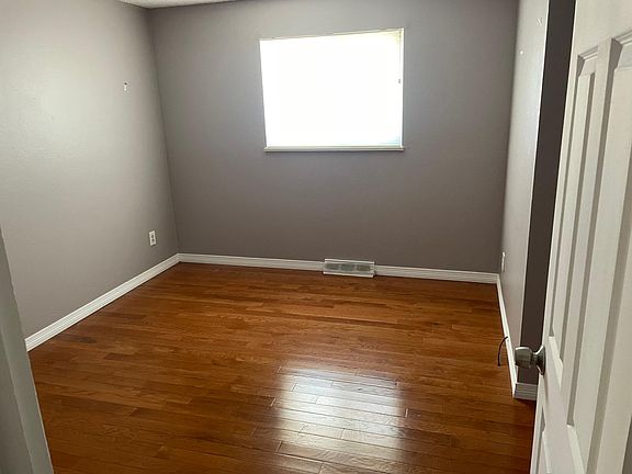 5th image of 2483 W Harvard Ave