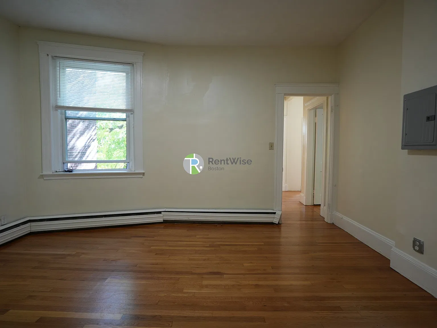 3 bed, 1.0 bath, $3,200 — Photo 3