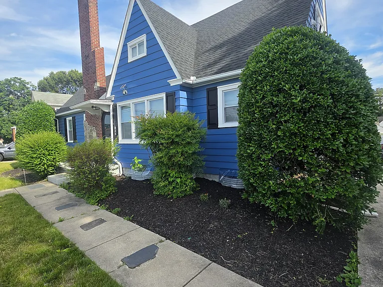 844 Forest St — Photo 23