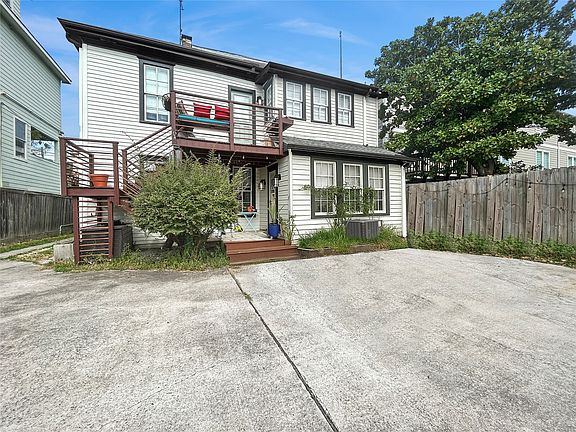 5th image of 1310 Anita St #1310B