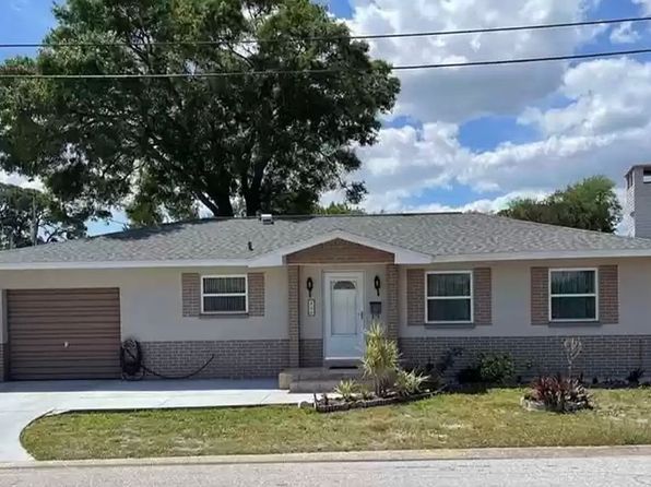 250 SW Jefferson Cir N