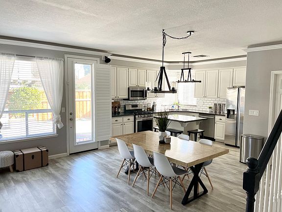 4th image of 549 Peace Water Ct