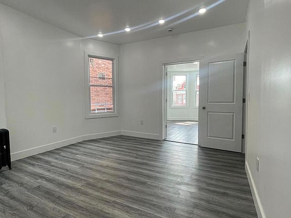 5th image of 138 Bidwell Ave #2A