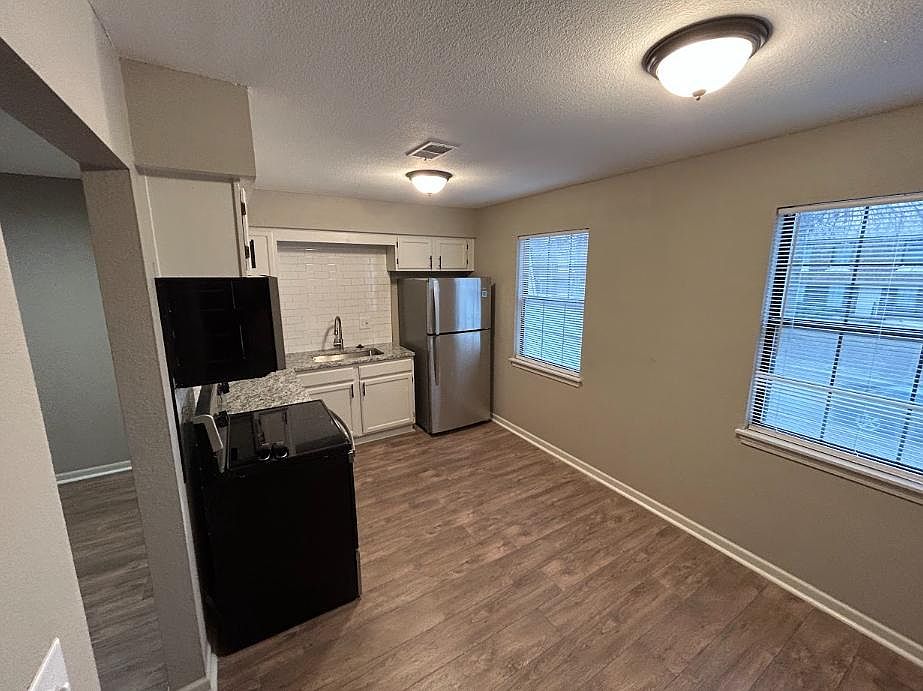 1st image of 168 NW Vesper St #168