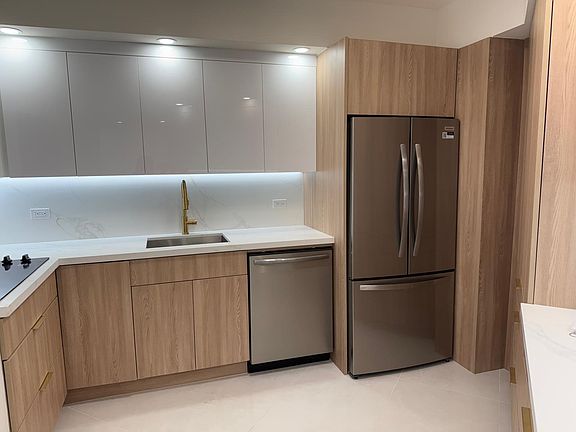 2nd image of 999 Brickell Bay Dr APT 1904