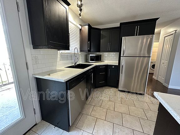3rd image of 270A Keithley Rd W