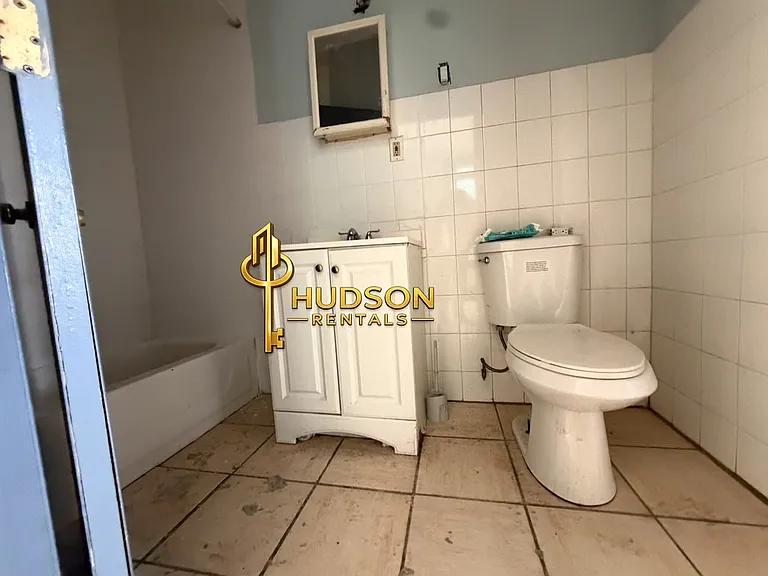 88 Clerk St #2 — Photo 6