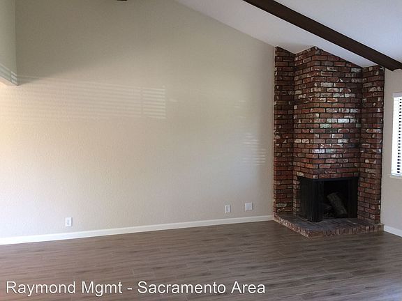 3rd image of 2336 Villanova Cir APT 05