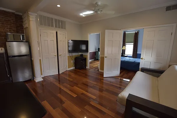 Rented by REAL New York | media 7