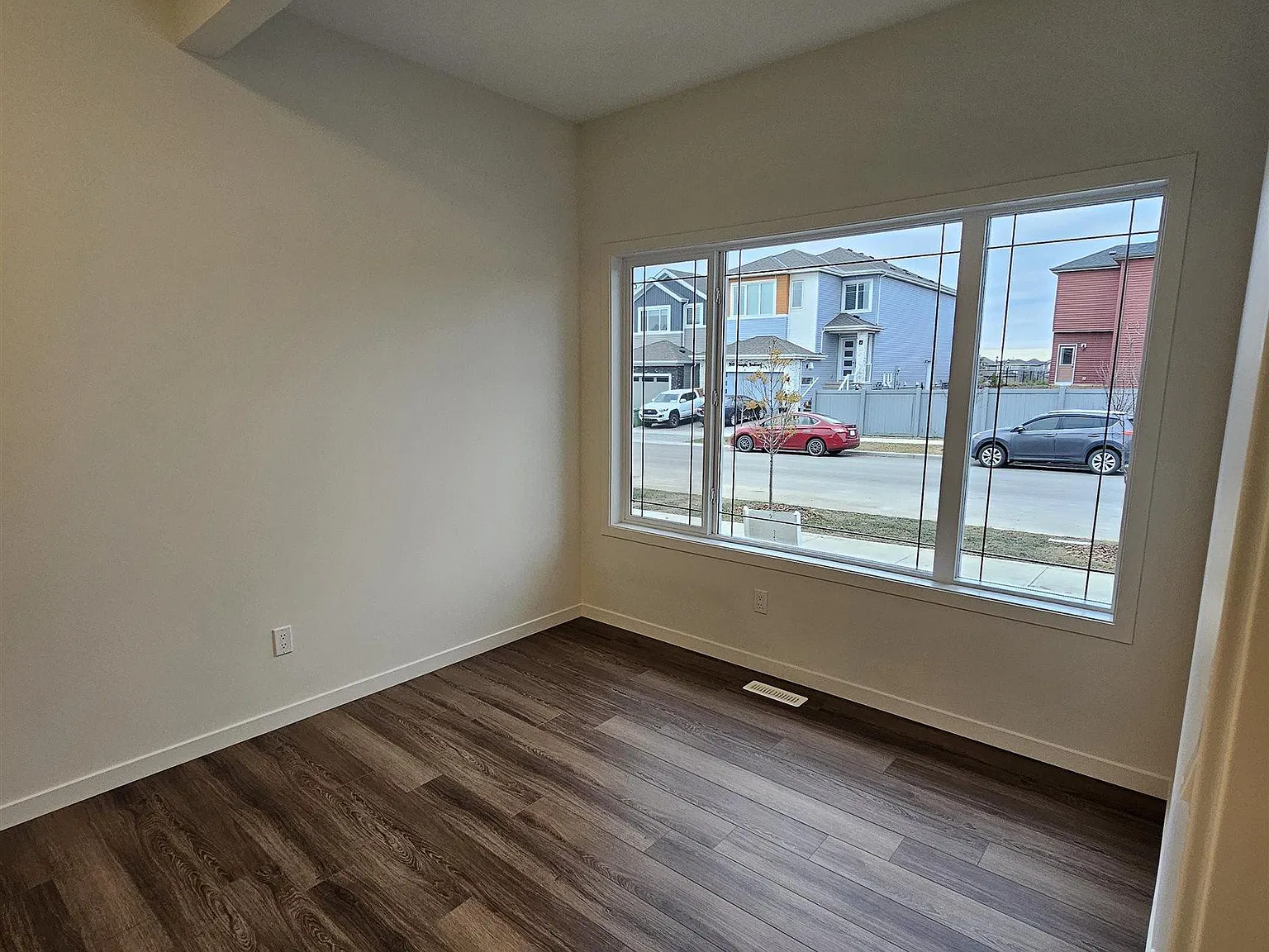 4 bed, 3.0 bath, 1605 sqft, $2,400 — Photo 3