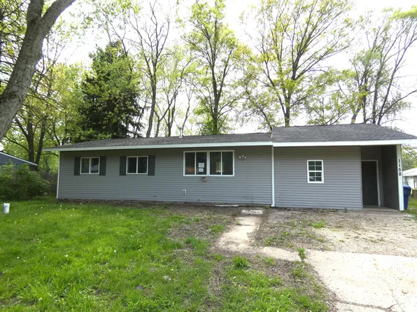 1158 McIntosh Dr, Benton Harbor, MI 49022