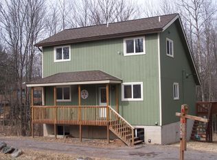 2062 Roamingwood Rd, Lake Ariel, PA 18436