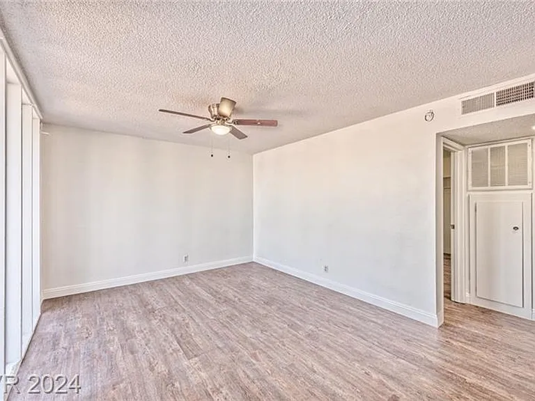 3381 Athens St — Photo 10