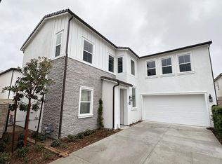 121 Edna Pkwy, Lake Forest, CA 92630