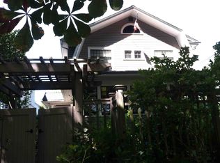 5251 17th Ave NE, Seattle, WA 98105