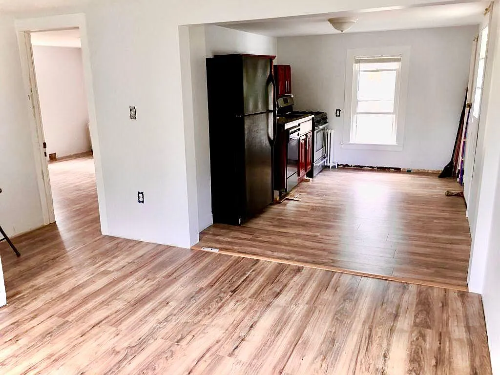 2 bed, 900 sqft, $3,150 — Photo 2