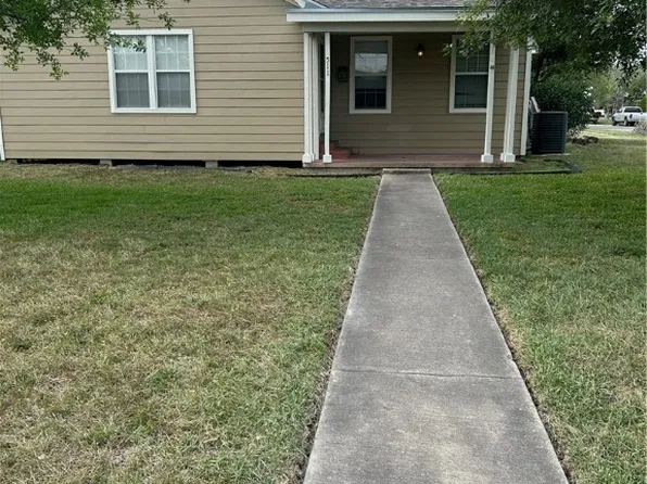 511 E Joyce Street E, Bishop, TX 78343