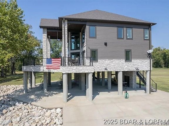 2nd image of 2262 Brown Rd