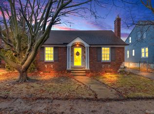 21947 Hayes Ave, Eastpointe, MI 48021